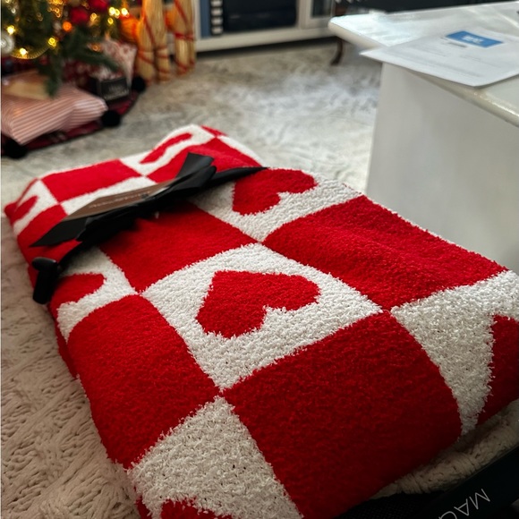 NWT Viral Magashoni home cozy throw Reversible checkered, heart print - Picture 7 of 7